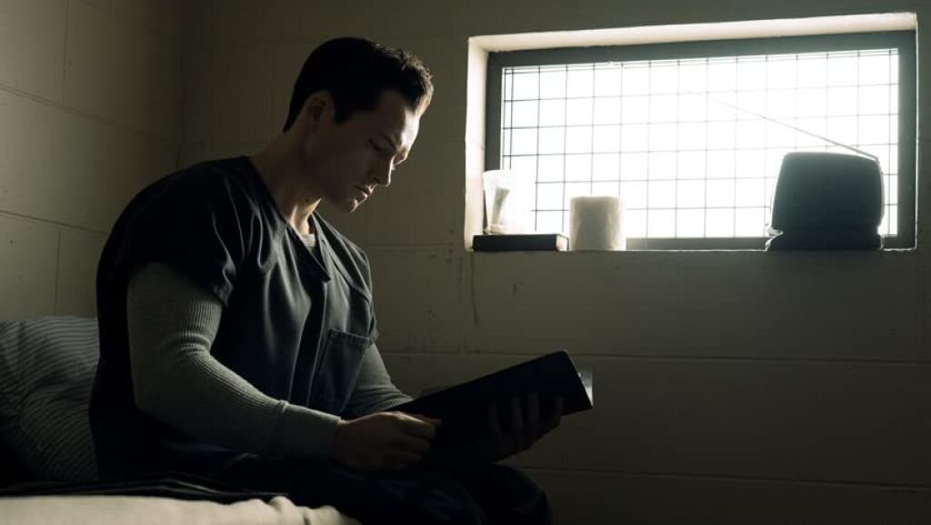 Тэрон Эджертон в роли Джимми