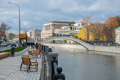    Благоустроенные набережные осенью в Москве ©сайт мэра Москвы