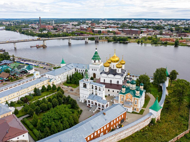 Вид на Ярославский кремль сверху