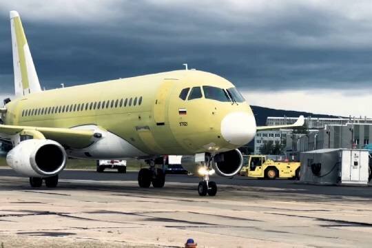    Названы предположительные сроки первого испытательного полета SJ-100