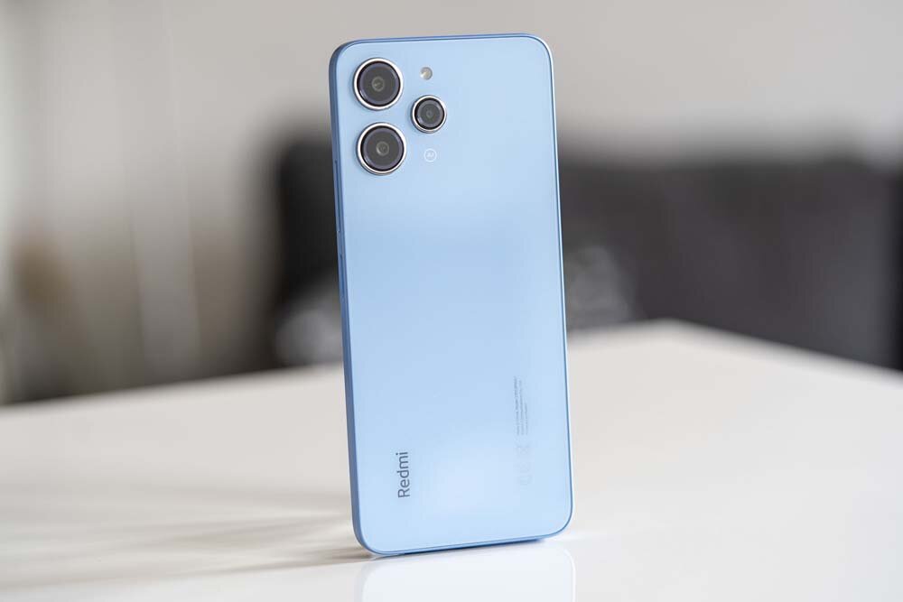 Внешний вид смартфона Xiaomi Redmi 12