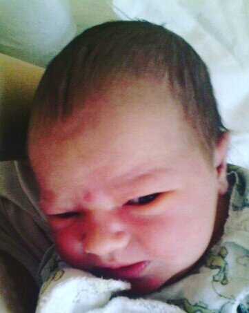 Вот так максимально недовольно, кося на всех глазом как рыжий конь из песни, мы встретились.