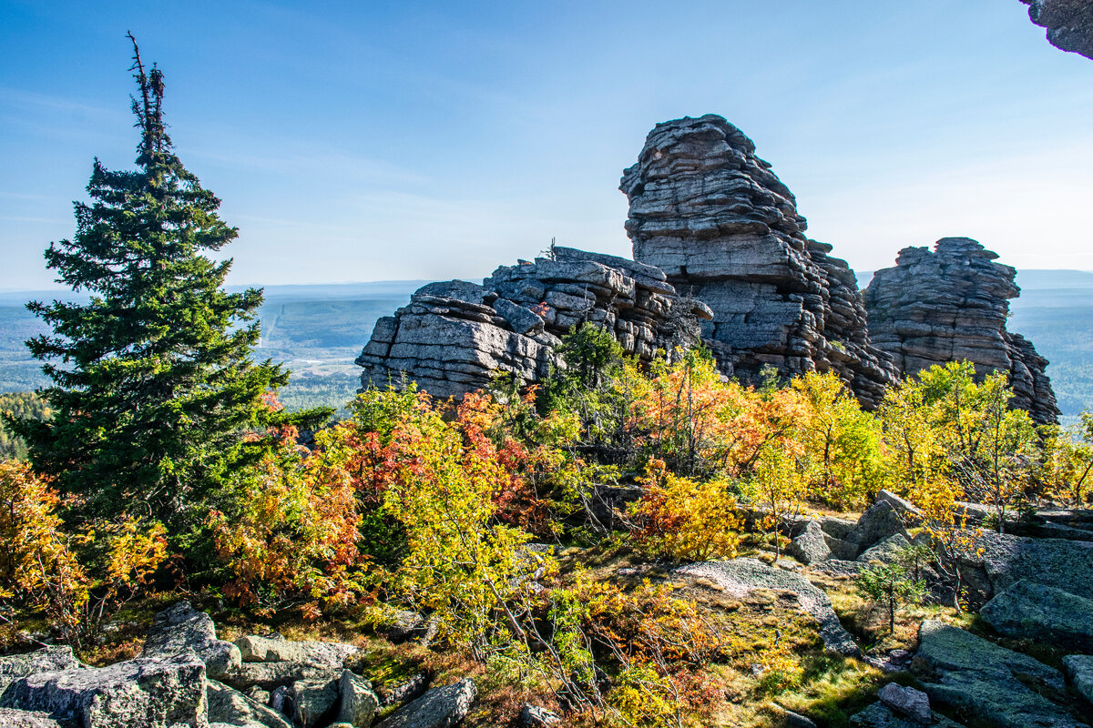 Помяненный камень пермский. Помяненный камень. Помяненный Колчимский камень. Помянённый камень Пермский край. Помянённый камень гора.