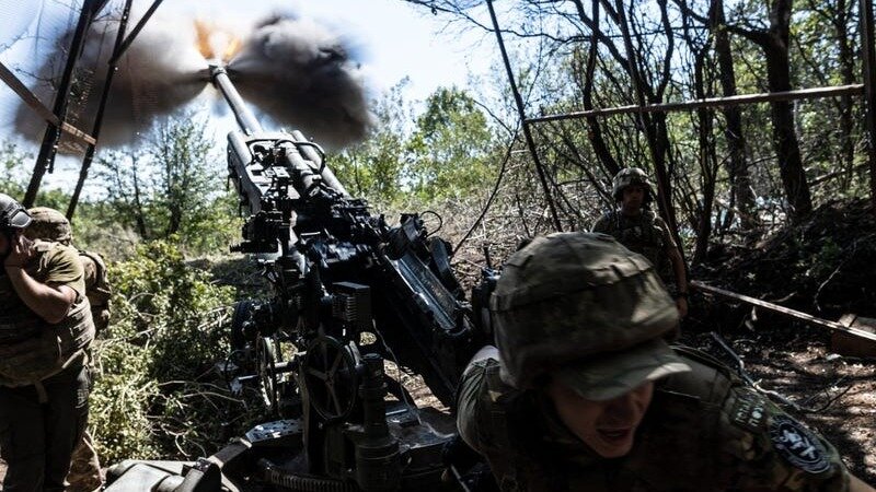     Американская военная машина наращивает производство артиллерии, имеющей решающее значение для ВСУ, пытаясь не отставать от России.