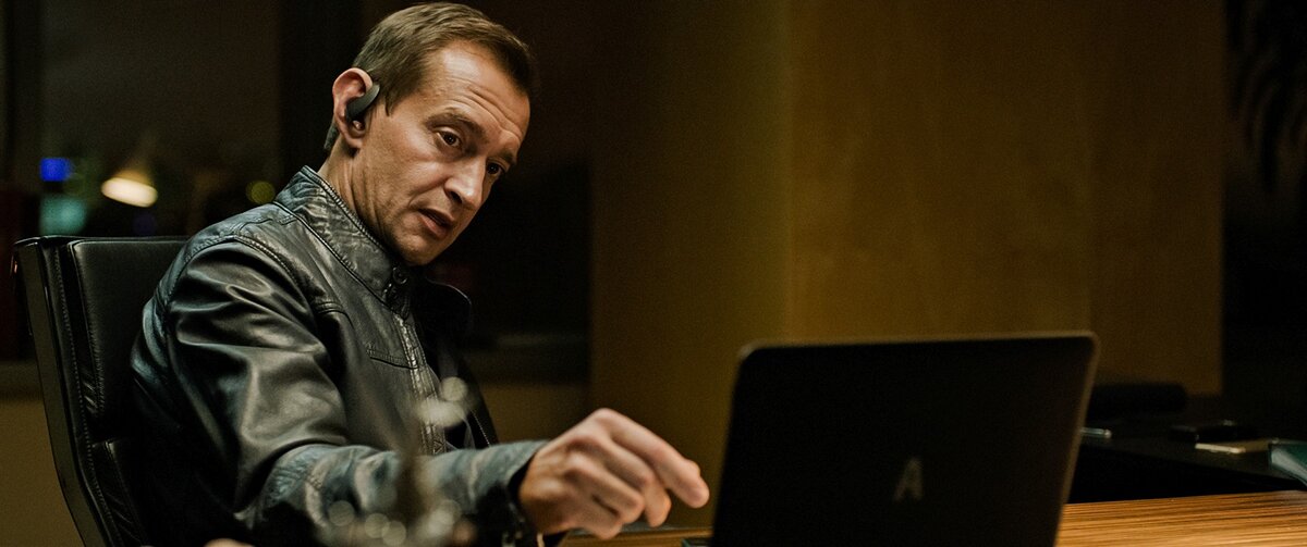 Весь день в одном кабинете... и бессонную ночь тоже.