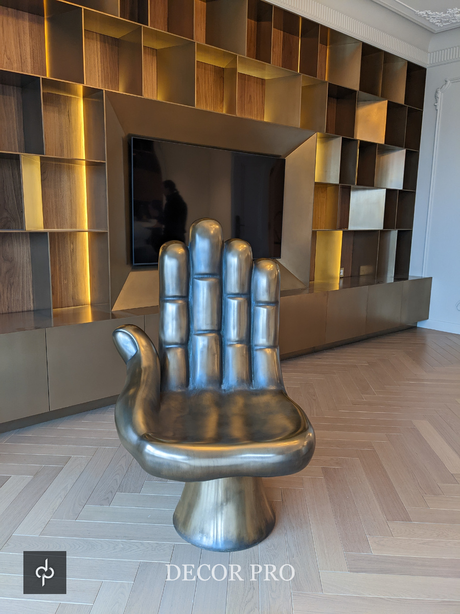 Кресло-рука и стеллаж металлизированные жидким металлом PRO-METAL