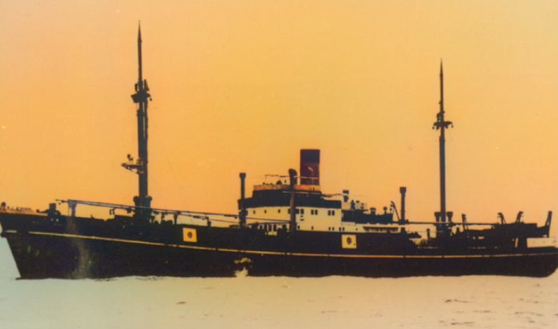 Немецкий рейдер "Комет", замаскированный под японское судно.    Фото:                             https://tverdyi-znak.livejournal.com/1337234.html