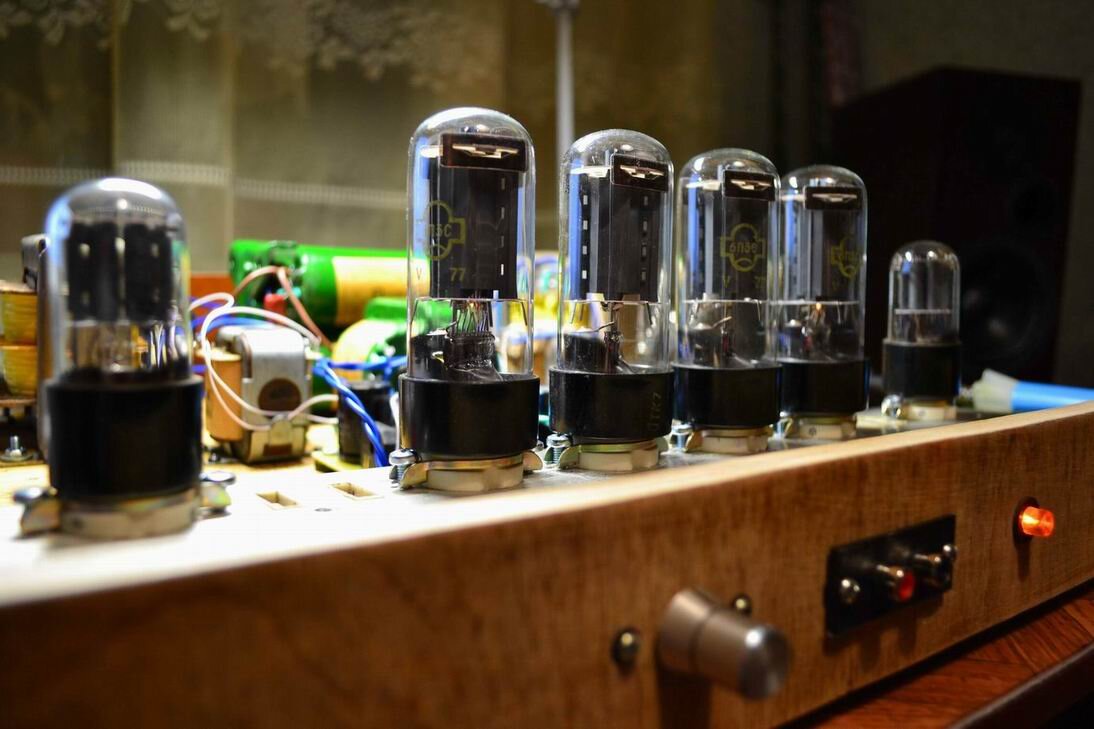 Шасси лампового усилителя по двухтактной схеме на выходных пентодах 6п3с