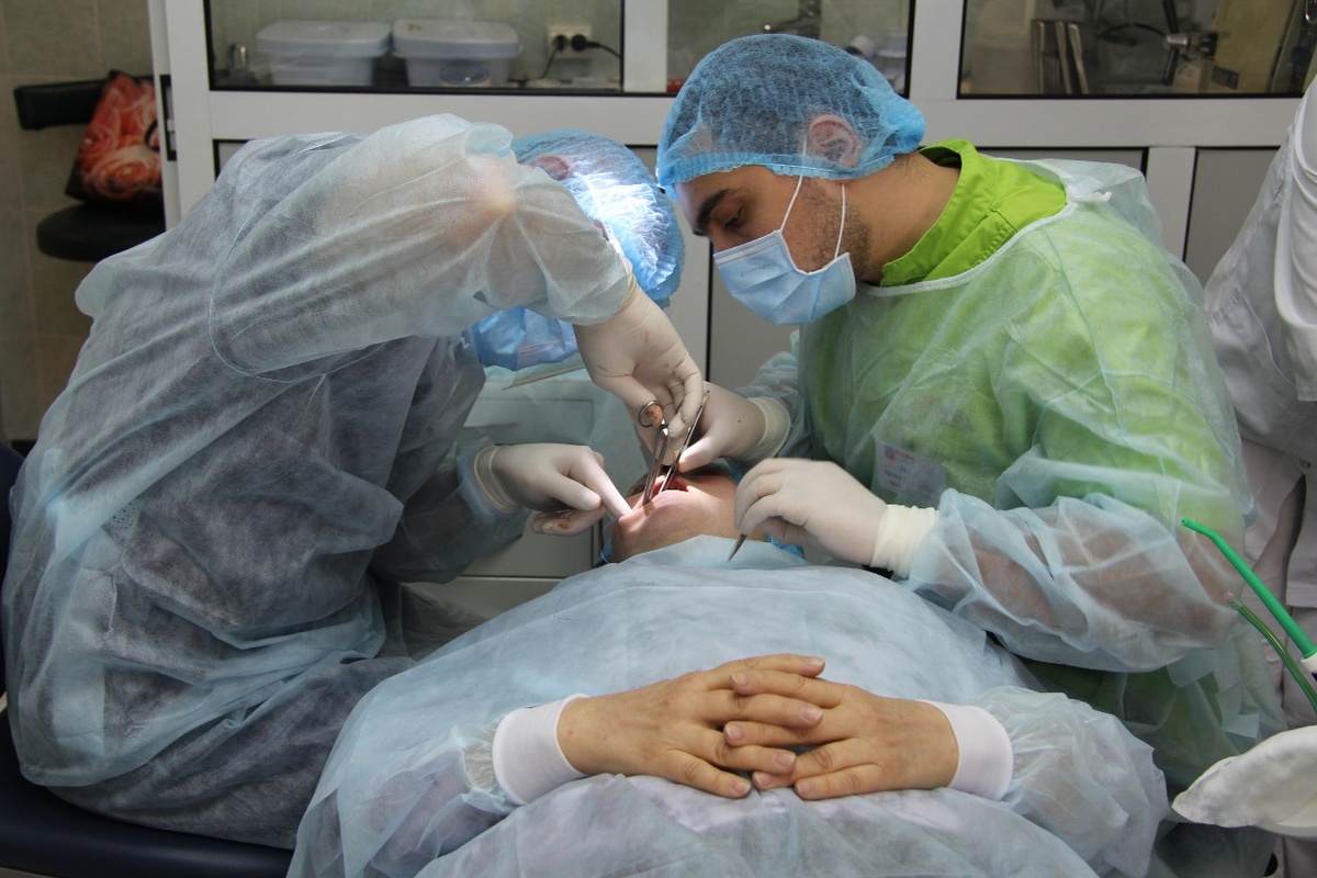 Имплантация зубов