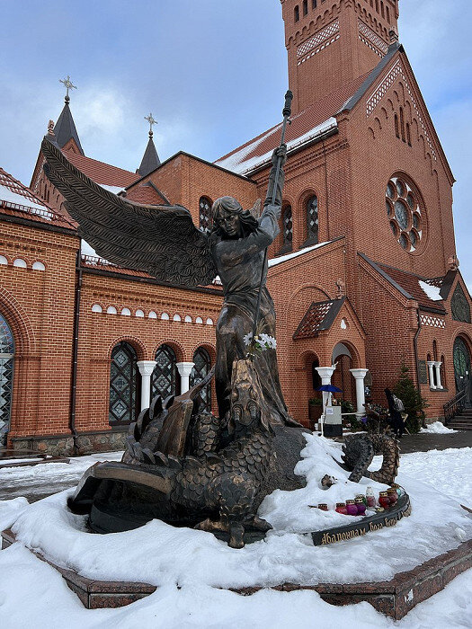Костел Св. Симеона и Елены в Минске // Roman Rapnev, Wikimedia