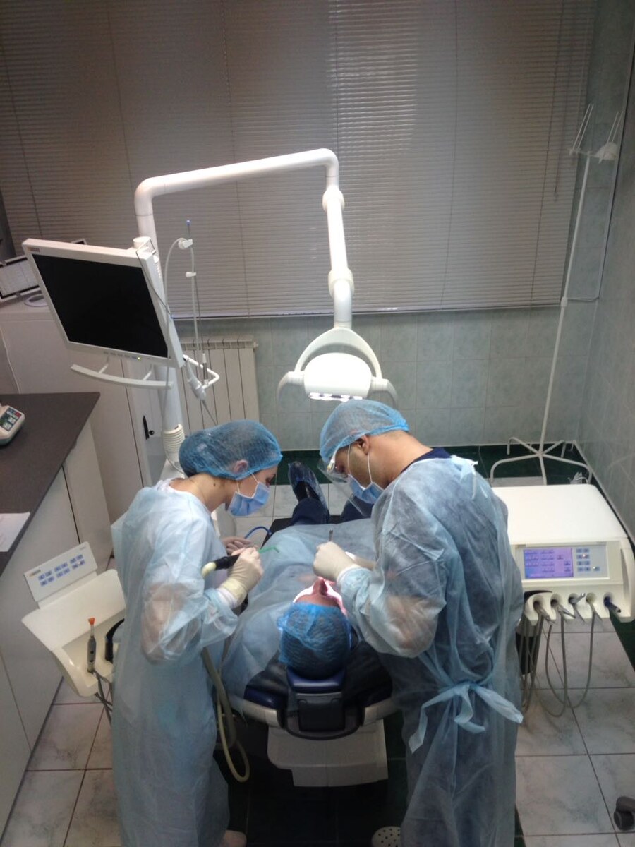 Имплантация зубов