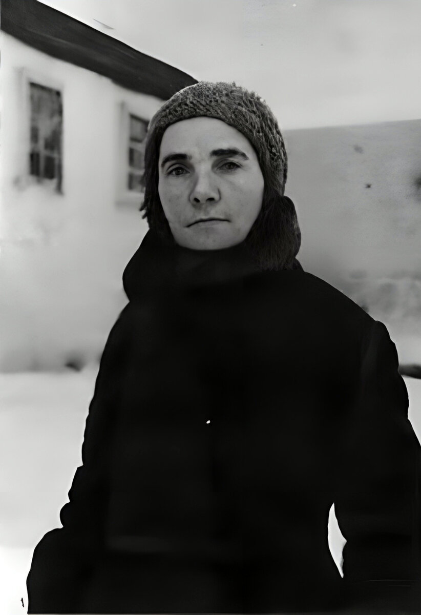 Елец. Народная учительница школы № 4 Варвара Ляшкова, спасшая жизнь 33 красноармейцам во время оккупации. Вместе со своими учениками она спрятала раненых на чердаке школы. Не ранее 9 декабря 1941 года. Автор: Александр Устинов.