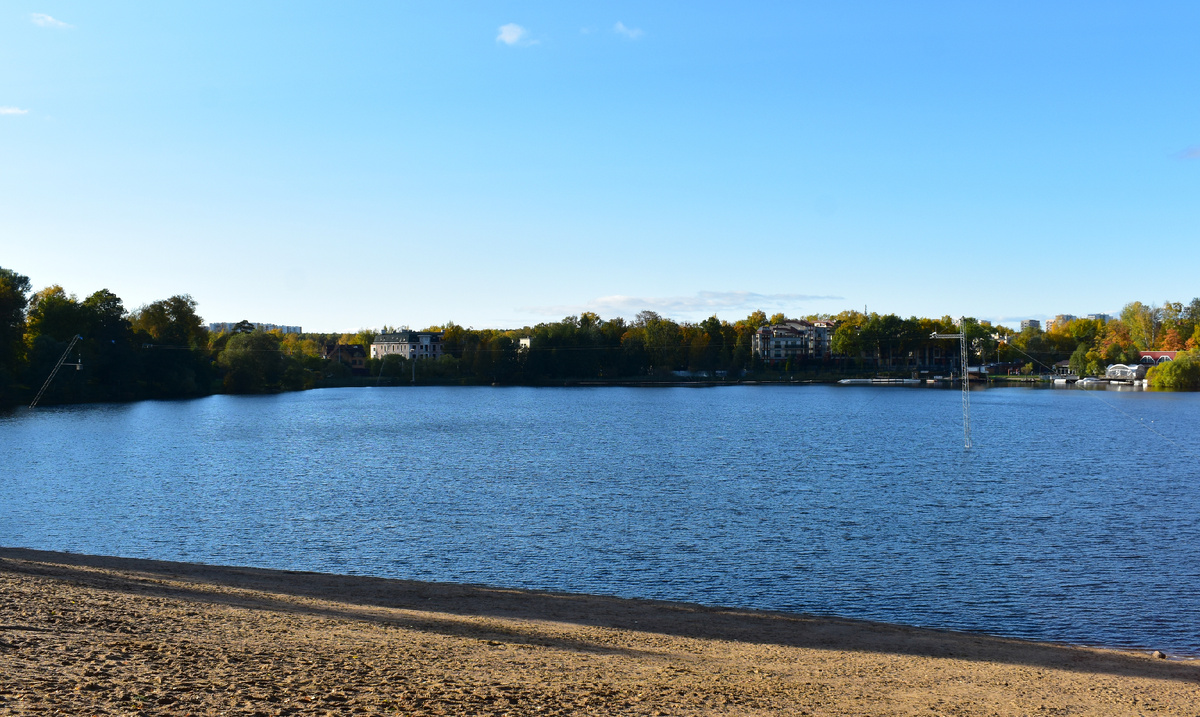 Среднее Суздальское Озеро - вид с берега