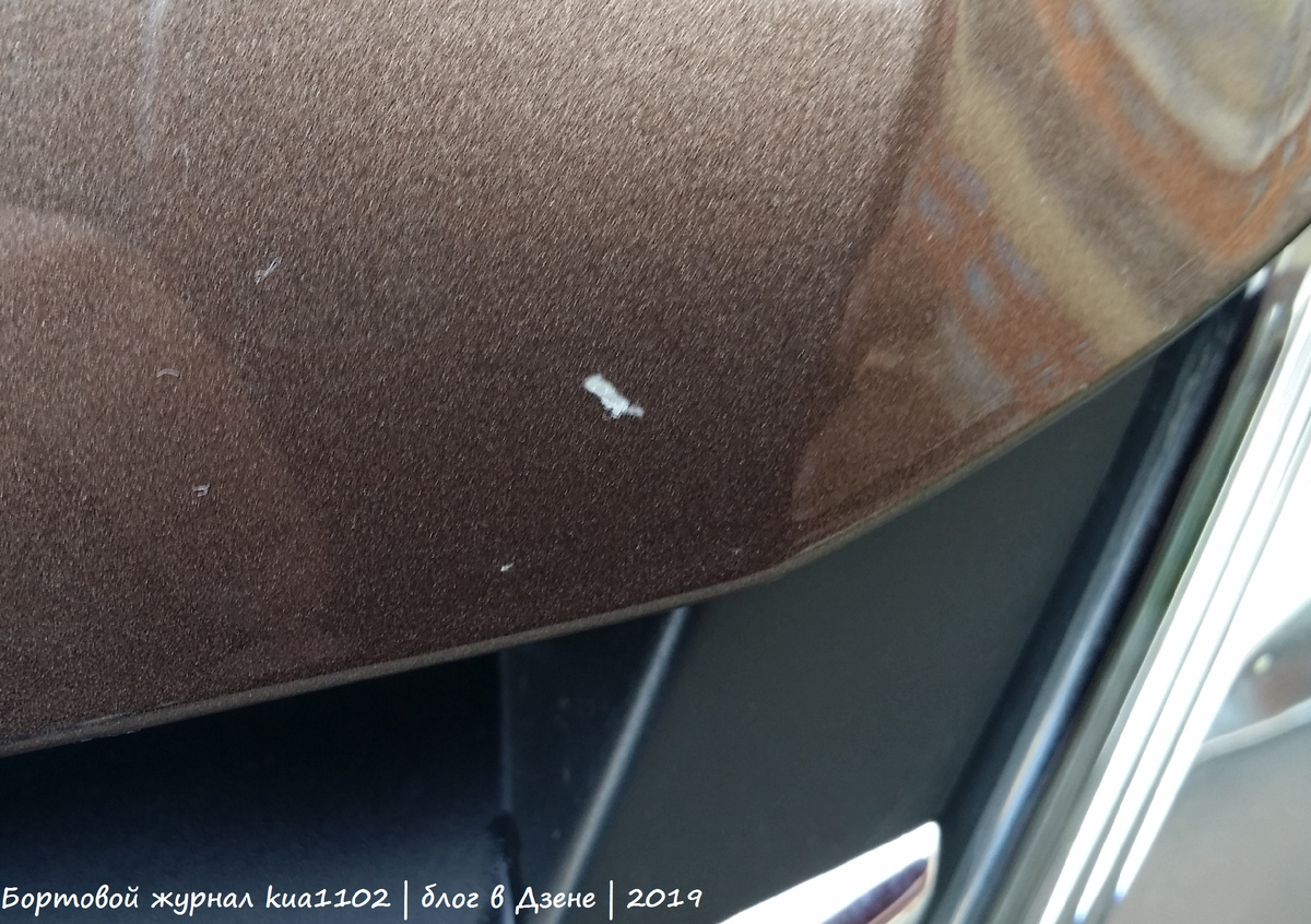 Скол до грунта на капоте моего Volkswagen Polo Sedan. Автор фотографии kua1102