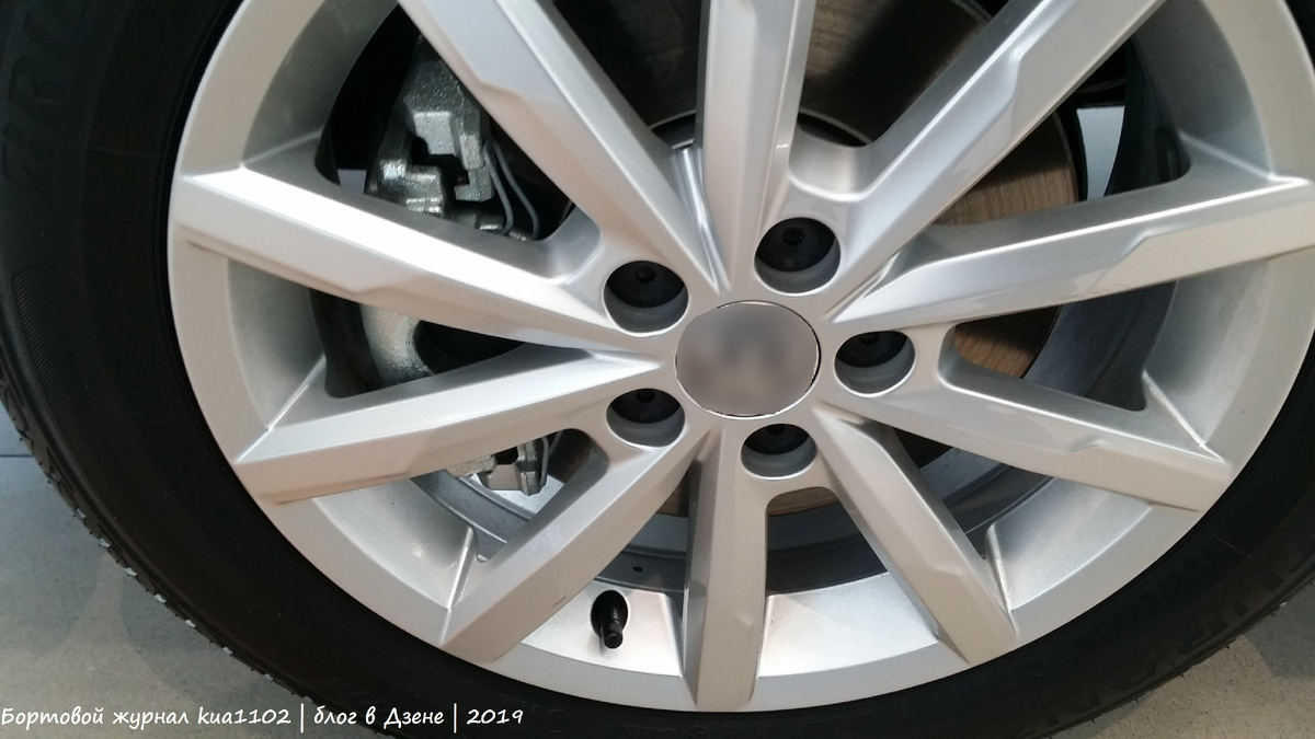 Оригинальный легкосплавный диск 6Jx15 ET40. Автор фотографии kua1102