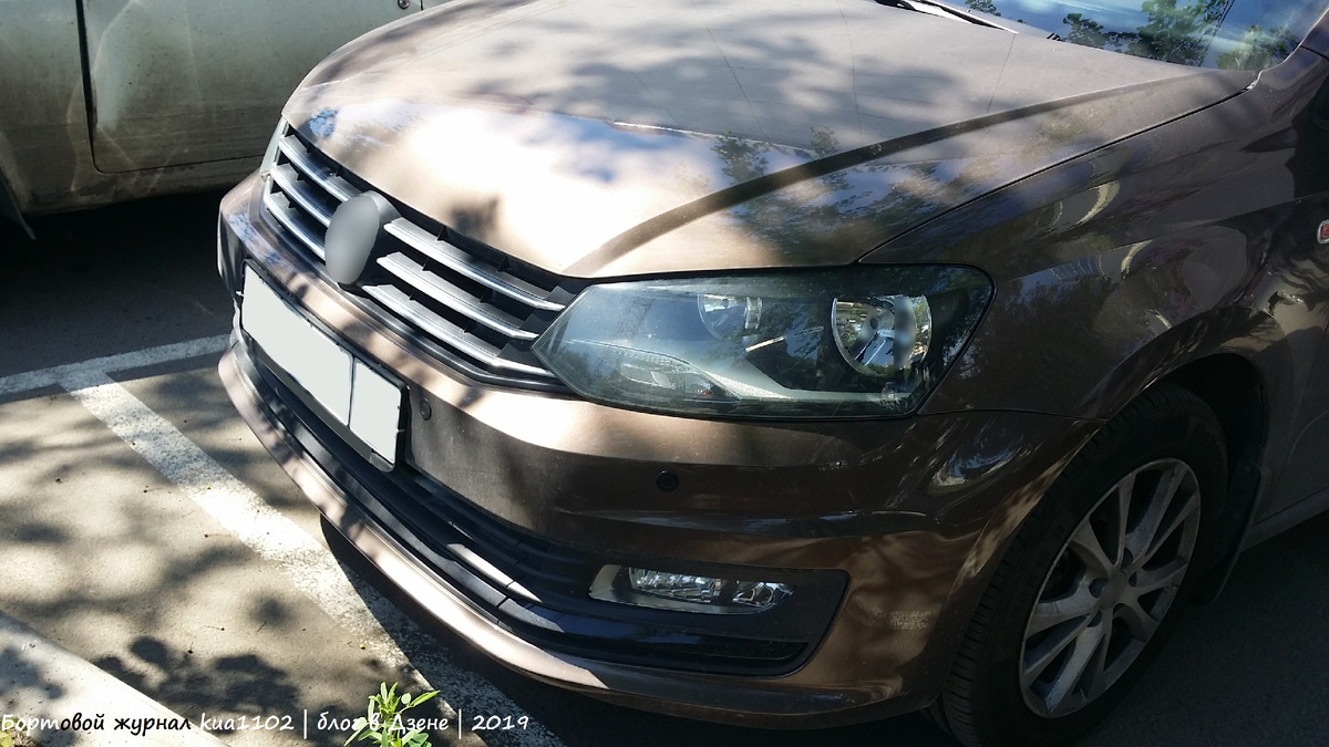 Лично мне Volkswagen Polo Sedan нравится сдержанными линиями кузова. Такой консервативный вид автомобиля. Автор фотографии kua1102