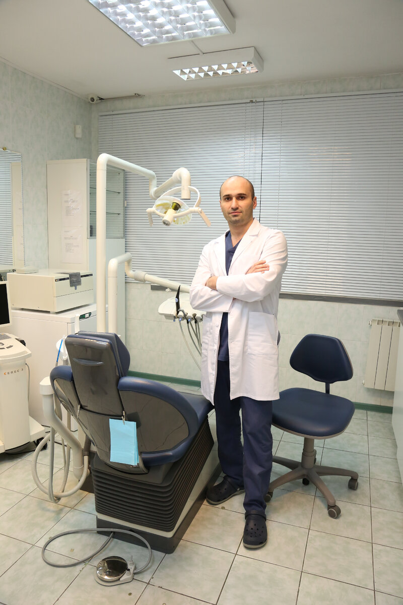 Стоматолог