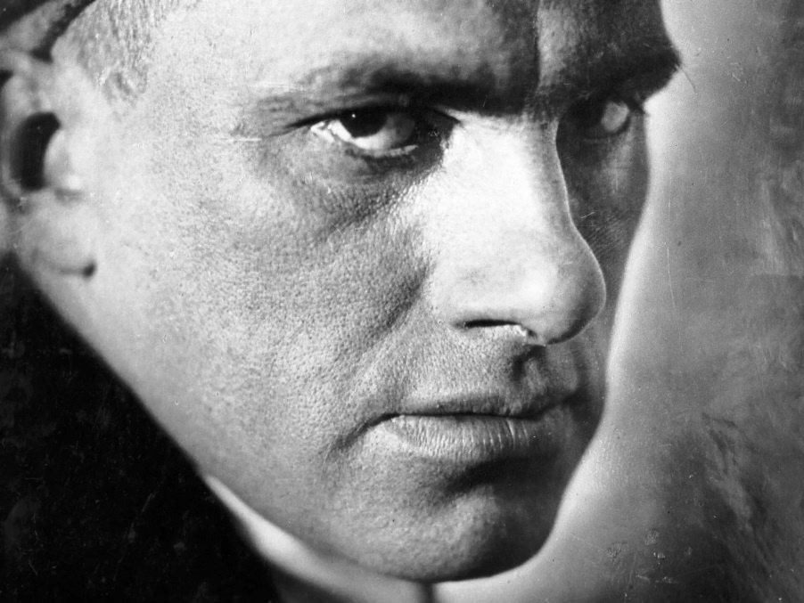 Владимир Владимирович Маяковский