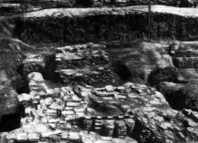 Остатки древнерусского храма. Раскопки В. А. Богусевича. 1960 год. Путивль