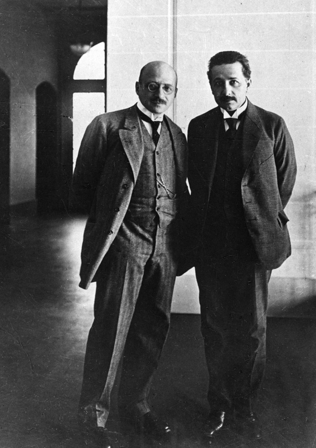 Создатели сверхоружия в истории: химического — Фриц Габер, и ядерного — Альберт Эйнштейн