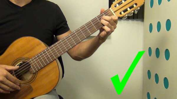 Пример парвильно посадки с гитарой