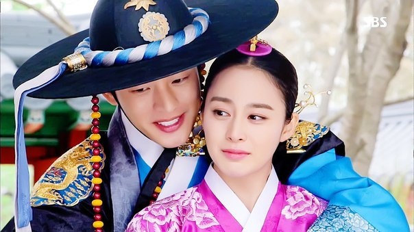 Ю Аин и Ким Тхэхи, кадр из сериала "Чан Окчон: Жизнь  в любви"