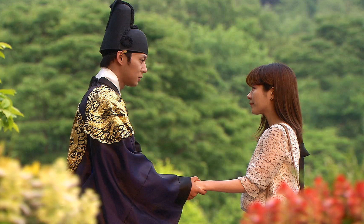 Ведущие актеры сериала "Принц с чердака" - Пак Ючхон и Хан Джимин 