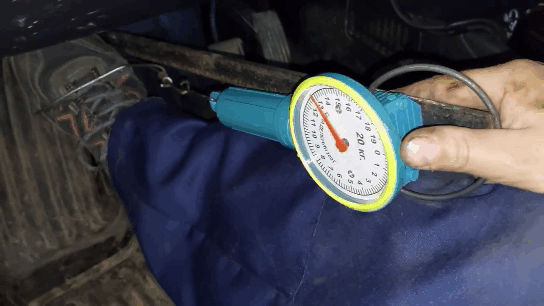 Усилие после смазки вилки в картере сцепления