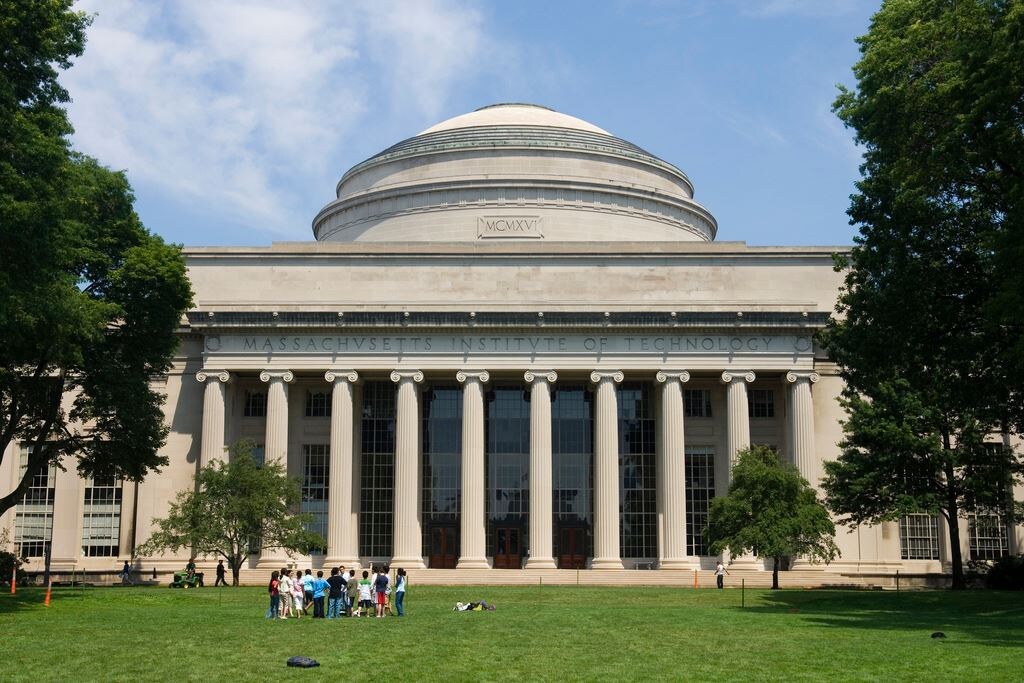 Massachusetts Institute of Technology (MIT) Массачусетский Технологический Институт