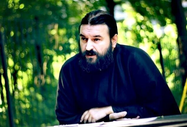 Андрей Ткачёв — протоиерей, клирик храма святителя Василия Великого, писатель, проповедник, миссионер, телеведущий, блогер.