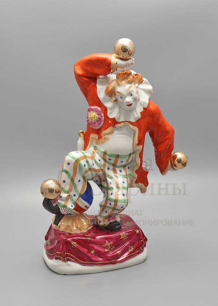 Скульптура «Клоун с шарами», скульптор Орлов С. М., ДФЗ Вербилки, СССР, 1960-е.