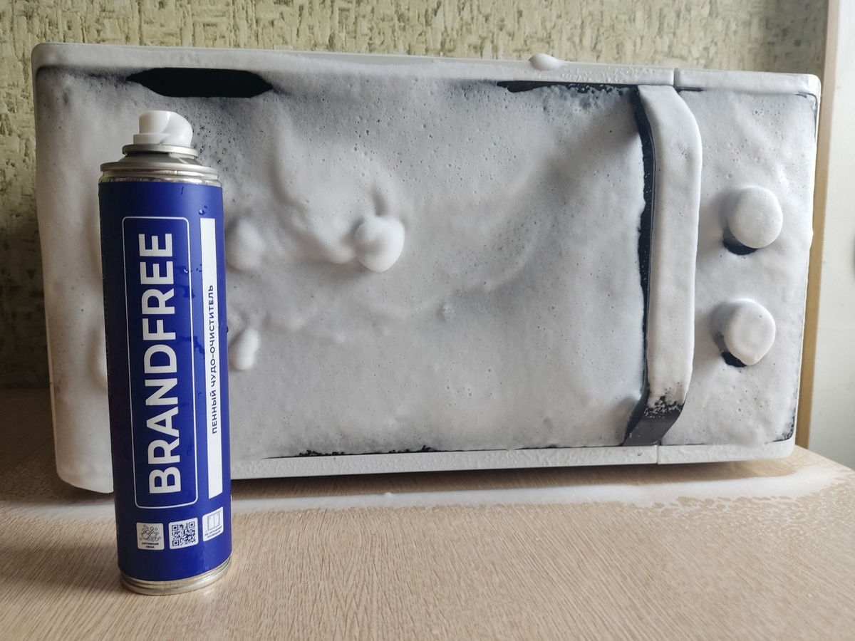 В процессе: на самом деле всю поверхность запенивать не нужно, пена расходуется экономно