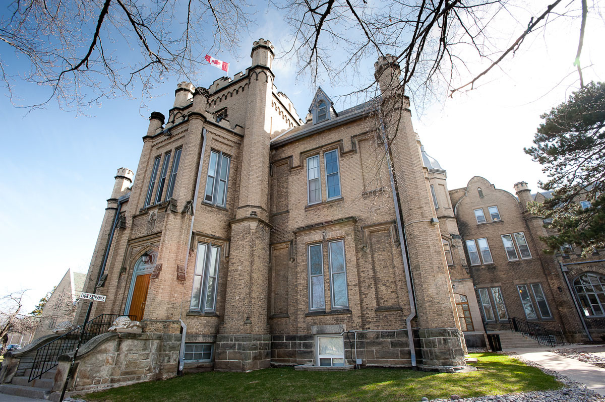 Trafalgar Castle School, Школа - пансион Trafalgar Castle School