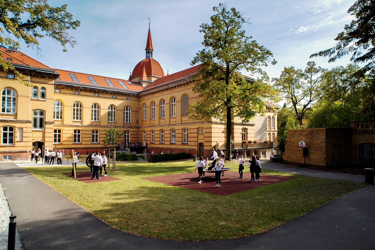 International Lomonosov School Berlin, Международная школа им. М. Ломоносова в Берлине