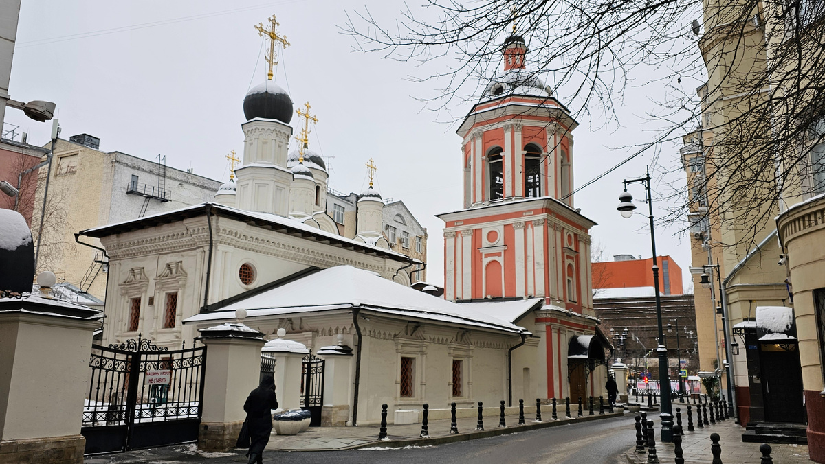  Церковь Иоанна Богослова – самое старое здание на Бронной. Фото: Мир Квартир