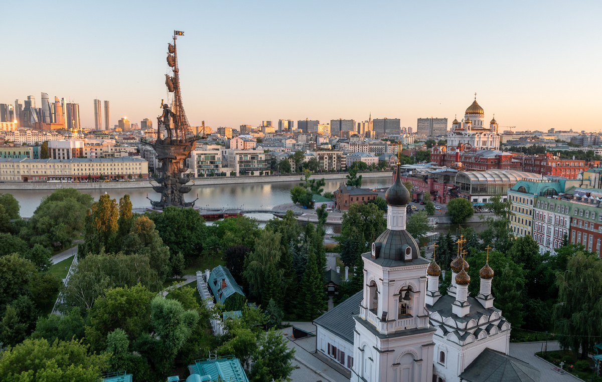 Редкий для центра баланс: вода, зелень и город в одной точке