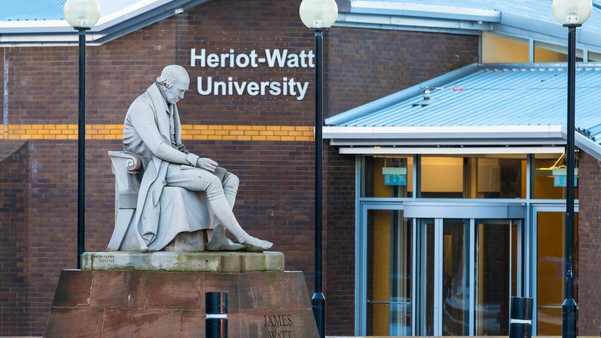Heriot Watt University Summer School, Летняя школа при Heriot Watt University