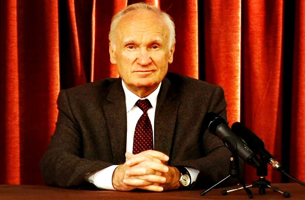 Алексей Ильич Осипов — учёный-богослов, педагог и публицист, доктор богословия, заслуженный профессор Московской духовной академии, апологет, проповедник, писатель, православный катехизатор, ученик игумена Никона (Воробьёва).