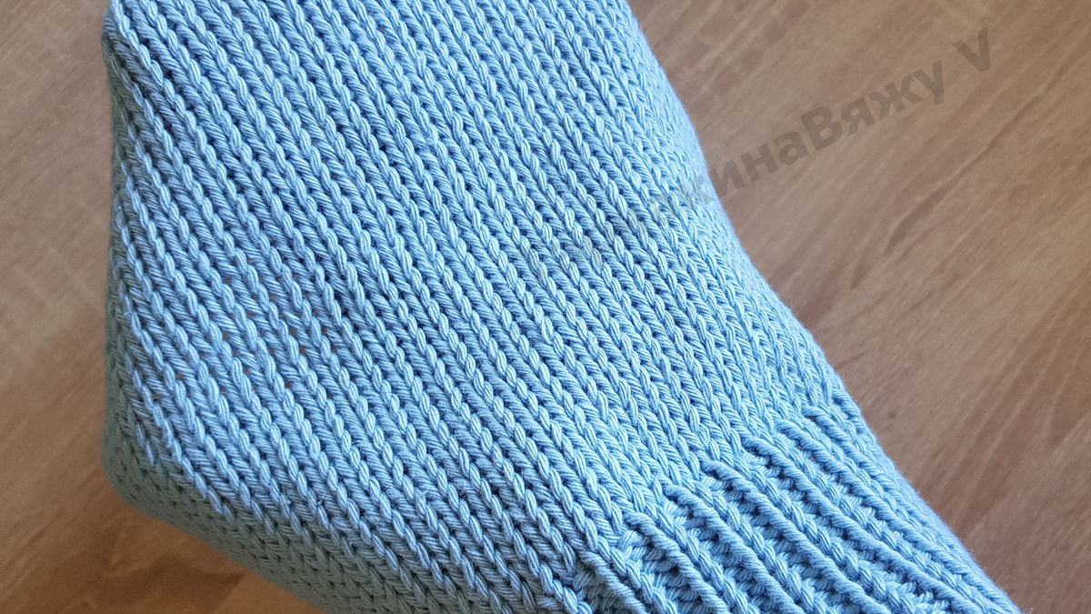 Варианты начала вязания - два разных края.