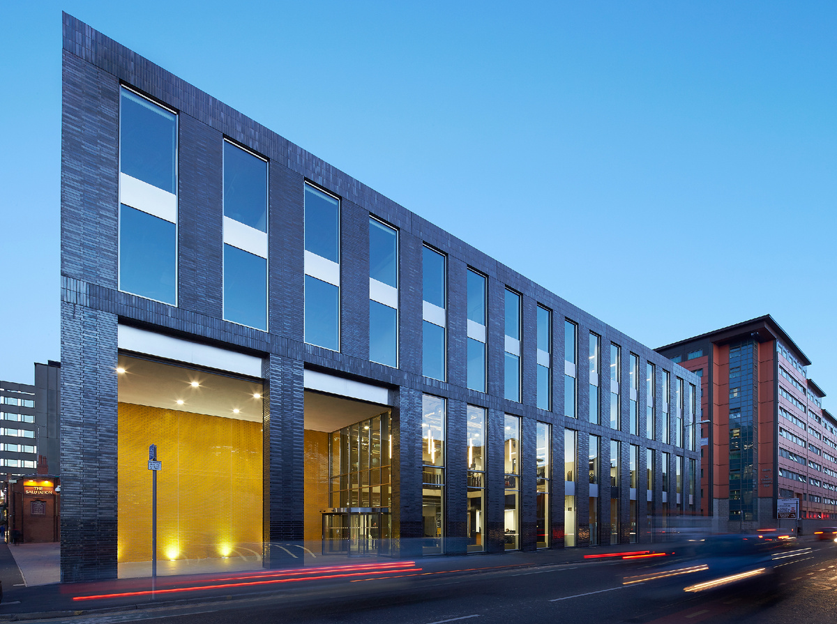 Manchester Metropolitan University? Университет Manchester Metropolitan University