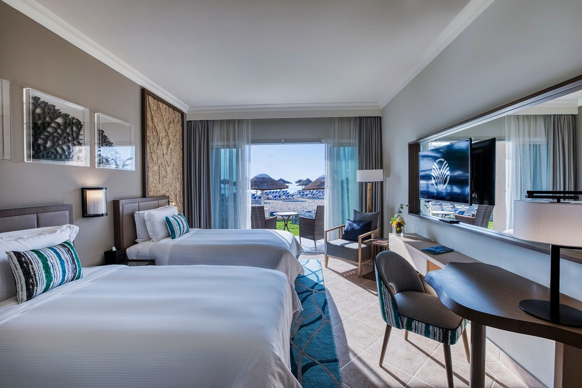 Fujairah Rotana Resort & Spa 5*