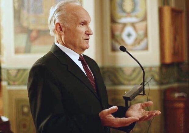 Алексей Ильич Осипов — учёный-богослов, педагог, доктор богословия, заслуженный профессор Московской духовной академии, писатель, публицист, проповедник.