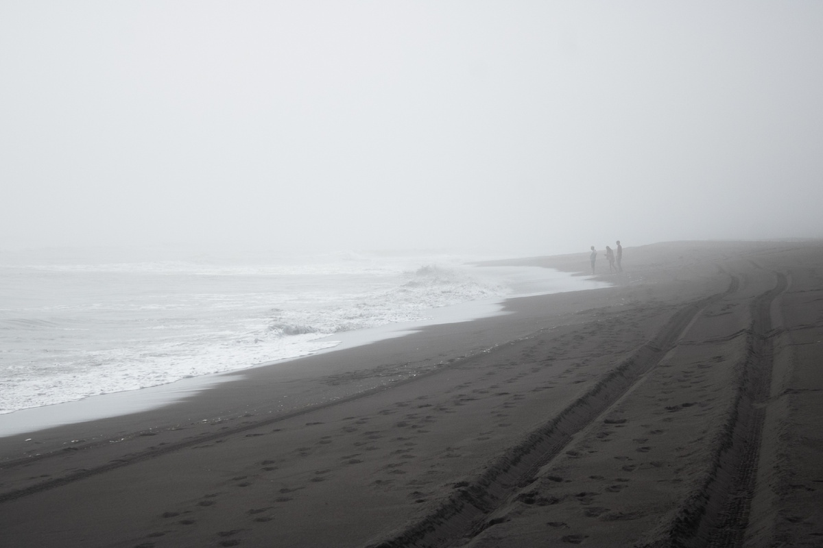 Халактырский пляж с черным песком