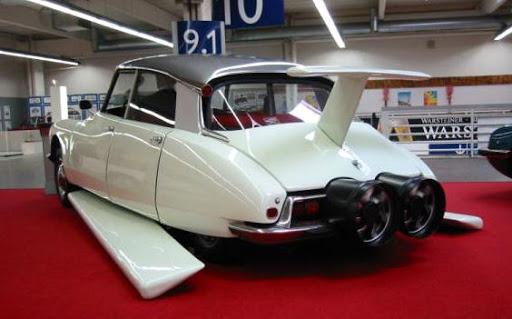 Машина Фантомаса