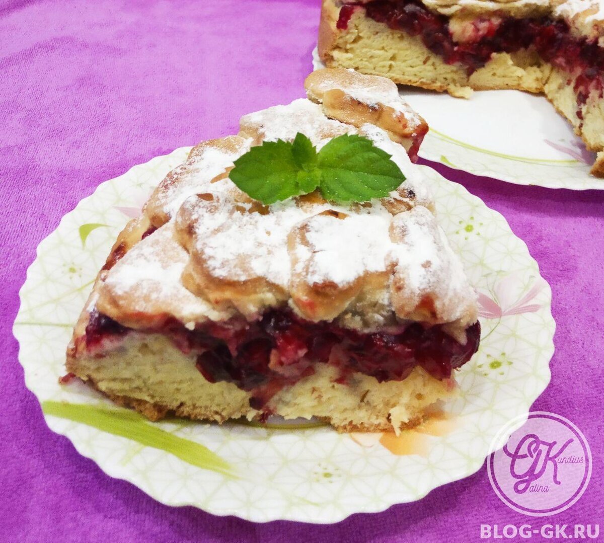 Песочный пирог с вишневой начинкой