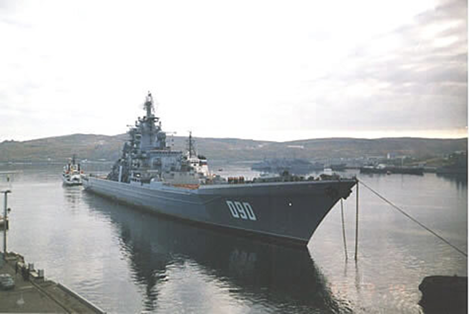 Тяжелый атомный крейсер «Адмирал Ушаков», носивший до мая 1992 года название «Киров», был спущен на воду в декабре 1980 года и являлся флагманом Северного флота