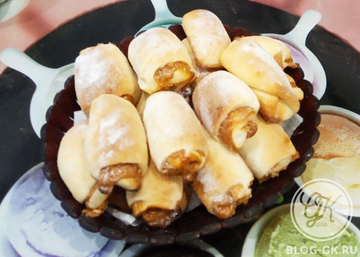 Рулетики с начинкой из вареного сгущенного молока