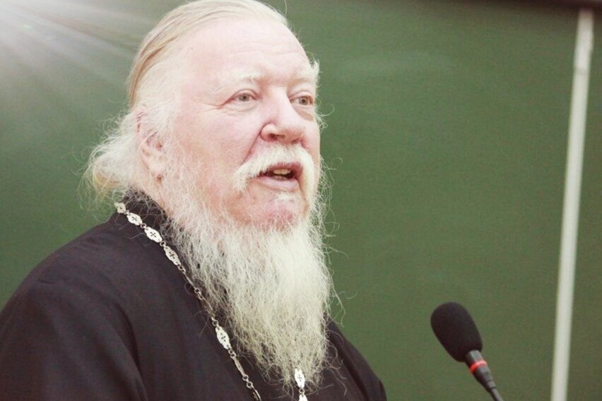 Димитрий Смирнов (07.03.1951 — 21.10.2020 гг.) — протоиерей, церковный и общественный деятель, проповедник, миссионер.