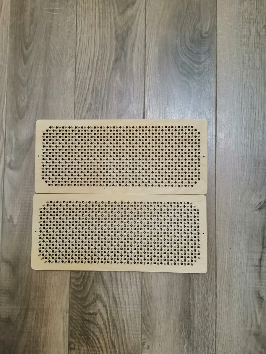 Фото автора. "Одна минута стояния на гвоздях приравнивается к прохождению босиком 15км" - Эльвина Графикова.