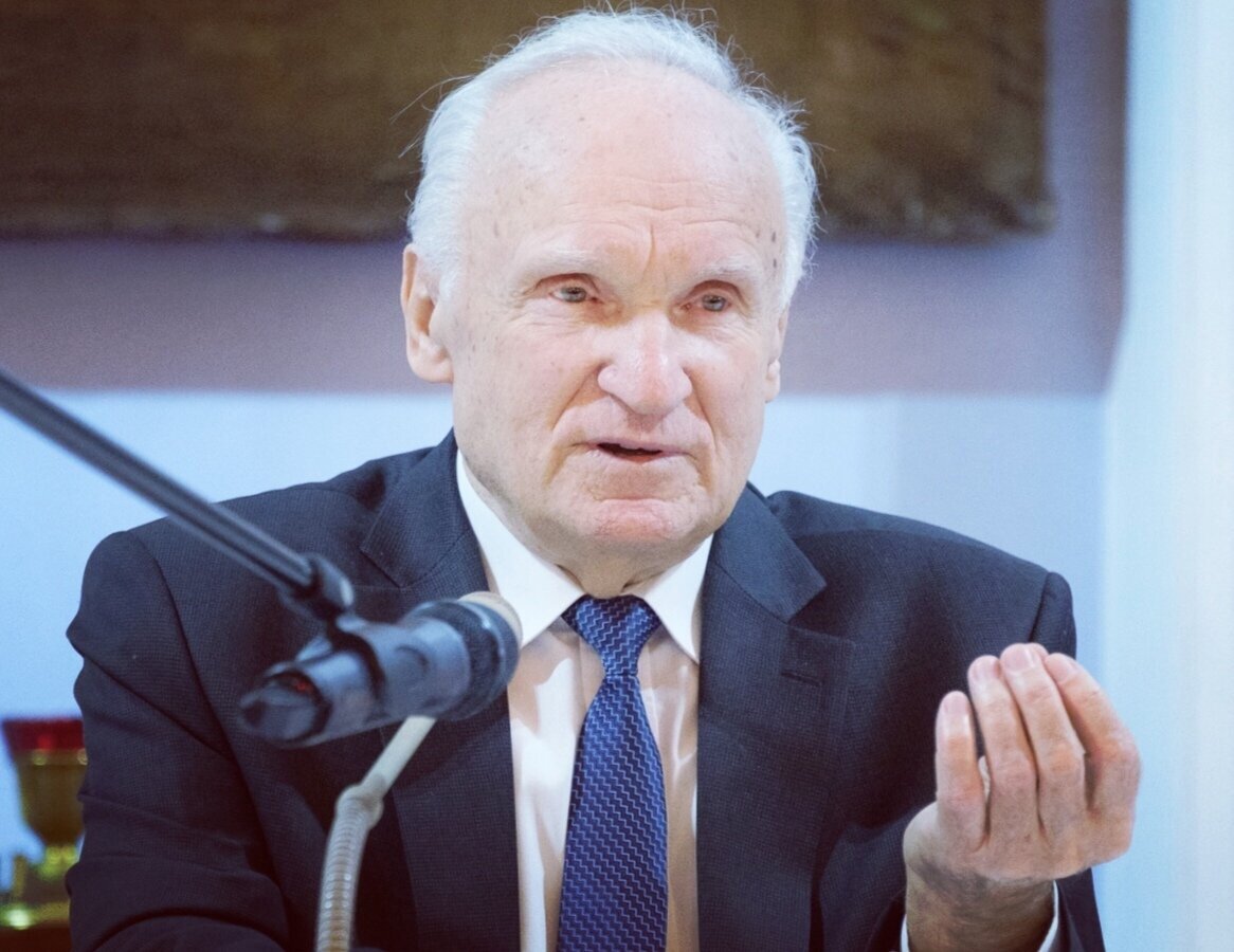 Алексей Ильич Осипов — учёный-богослов, педагог и публицист, доктор богословия, заслуженный профессор Московской духовной академии, апологет, проповедник, писатель, православный катехизатор.